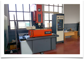 CNC Erozimat CHARMILLES ROBOFORM 200 4-axis X-310mm  Y-210mm  Z-300mm